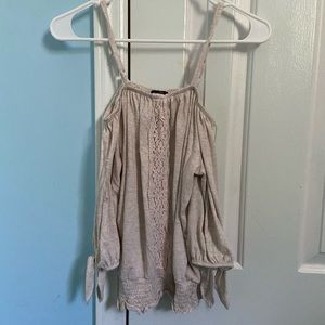 Cold shoulder tee